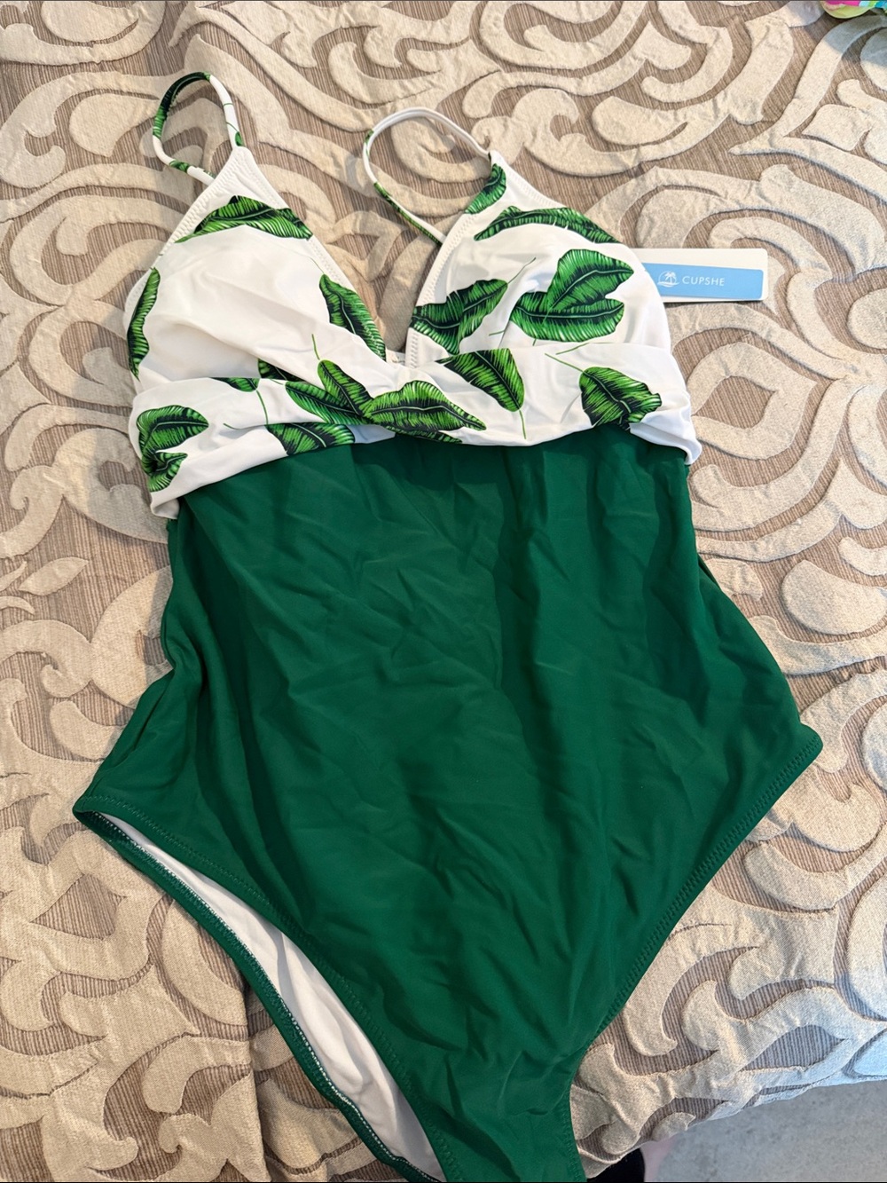 Cupshe one piece bathing suit size large new